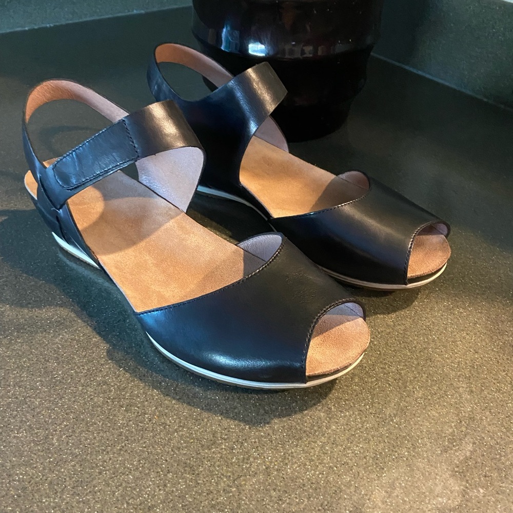 Dansko Women's Vera Peep Toe Sandals